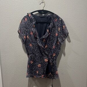 🌸 Vero Moda Floral Wrap Top – Black & Pink 🌸